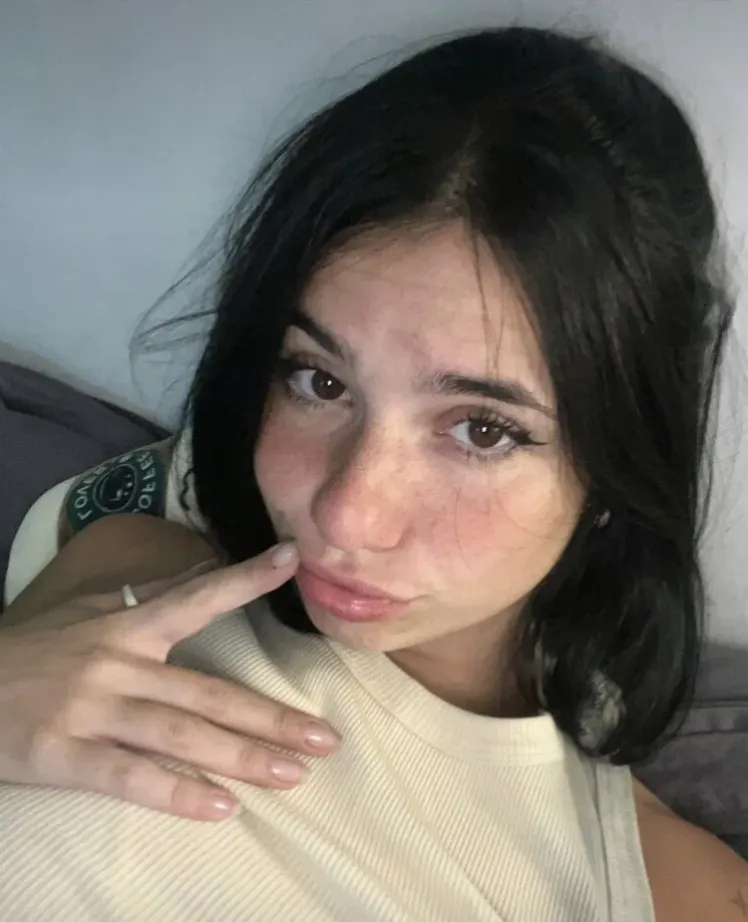 Chloe, Australian creator